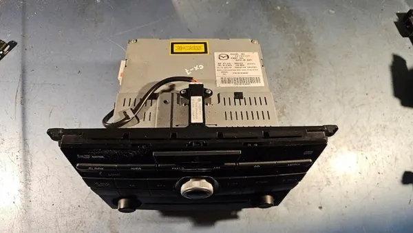 Mazda OEM 07E1B1638097 6-Disc In-Dash Radio MP3 image 3