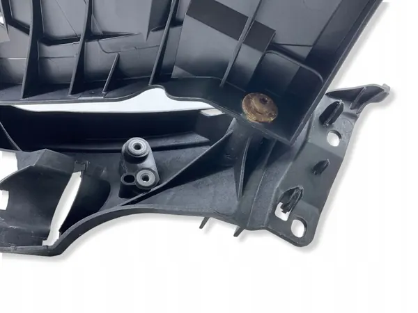 Audi A5 8T 07-11 Ajovalon Kiinnike OEM 8T0805608 image 7