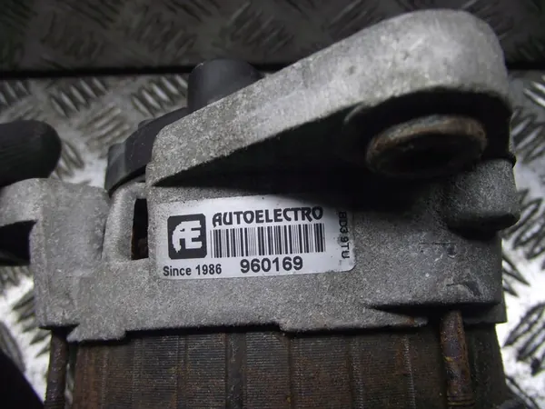 Vaihtovirtageneraattori Clio IV 1.2 16V 2015 image 3