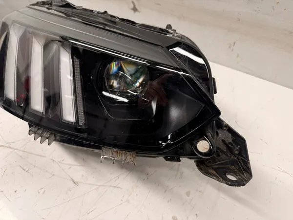 Oikea etuvalaisin Peugeot 208 II FULL LED 1674248480 image 2