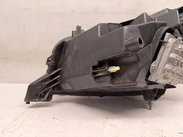 Oikea etuvalaisin Peugeot 208 II FULL LED 1674248480 image 8