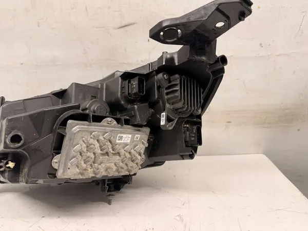 Oikea etuvalaisin Peugeot 208 II FULL LED 1674248480 image 9