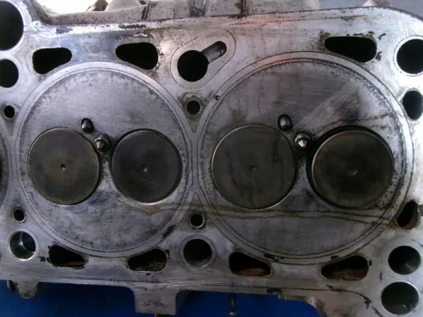 Culasse Moteur OEM 028103373N pour VW Golf 3 image 8