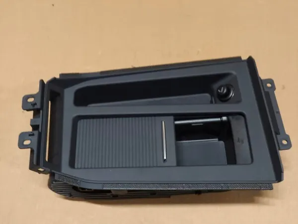 Porte-gobelet Audi E-Tron OEM 4KE862533D - Occasion image 2