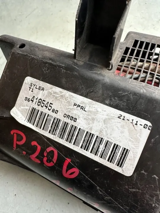 Peugeot 206 säkringslåda OEM 9641854580 - Komplett image 5