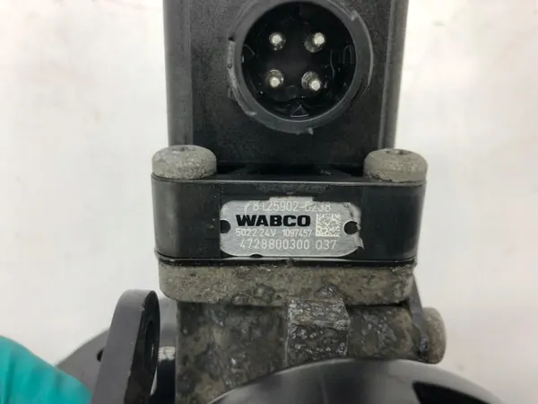 MAN TG3 ECAS-Ventil OEM 81259026238 Gebraucht image 3