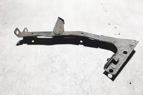 Fram vänster skärm fäste AUDI A5 8T0821135C image 2