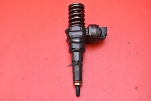 Injectiepomp OEM 038130073AQ voor VW Golf 4 1.9 TDI image 2