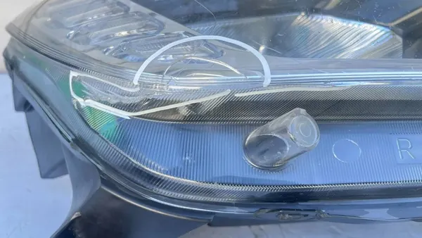 Etuvalo Dacia Sandero II Logan II Lift 16-20 Oikea 260105925R image 2