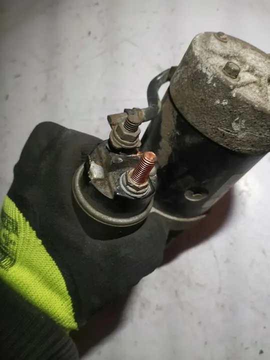 Motor de arranque Nissan Terrano 2.7 TD OEM 23300 6T001 image 4