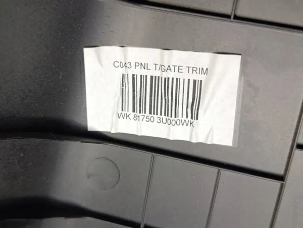 Kia Sportage III takaluukun kansi OEM 817513U000S6 image 3