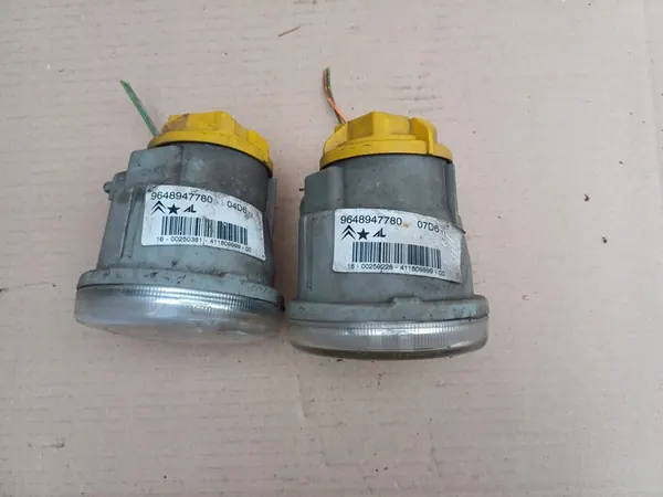 Farol Esquerdo Citroen C2 OEM 9648947780 image 4