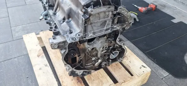 BMW Motorblock OEM 111106160915 - Gebraucht image 2