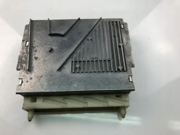 Ordinateur de boîte Volvo OE d'occasion OEM 15067405 image 4