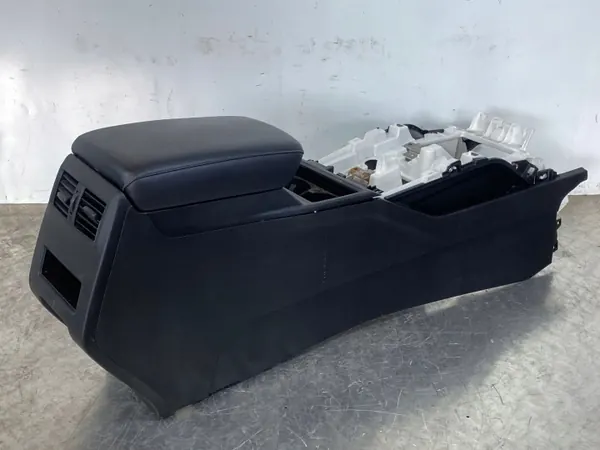 Mitsubishi Outlander IV console armsteun OEM FOB46894 image 10