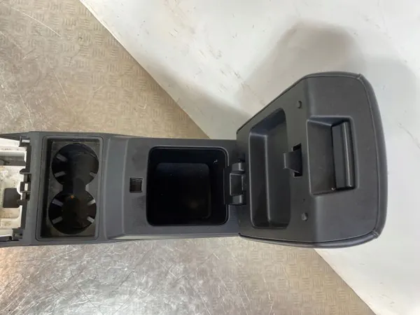 Mitsubishi Outlander IV console armsteun OEM FOB46894 image 5