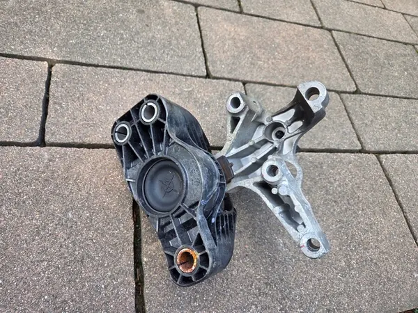 Supporto motore RENAULT CLIO IV CAPTUR DACIA OEM 112845638R image 4