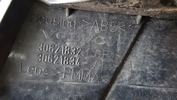 Indicador Frontal Direito VOLVO V40 30621832 image 4