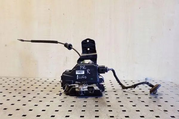 Höger framdörrslås VW GOLF IV VARIANT 6X1837014C image 3