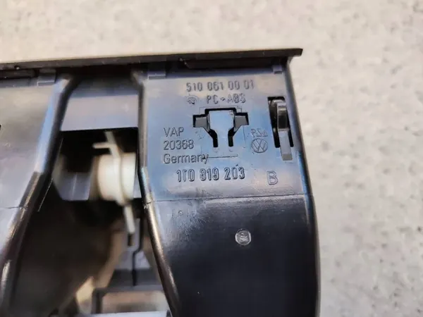 Grelha de ventilação traseira VW Touran II 1T0819203B image 2