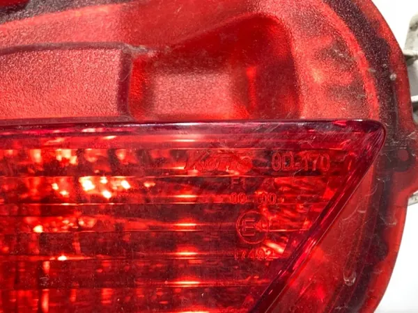 Luz do pára-choques traseira esquerda OEM LORK-1628-11830 Toyota Yaris image 4