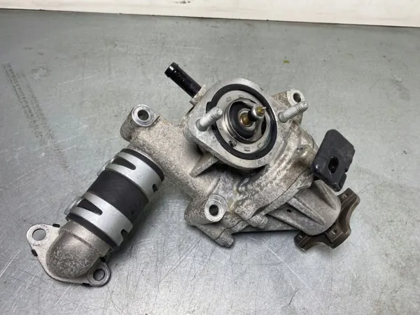 Pompe à eau FBZ16819 pour Hyundai Ioniq 2019 - Occasion image 5