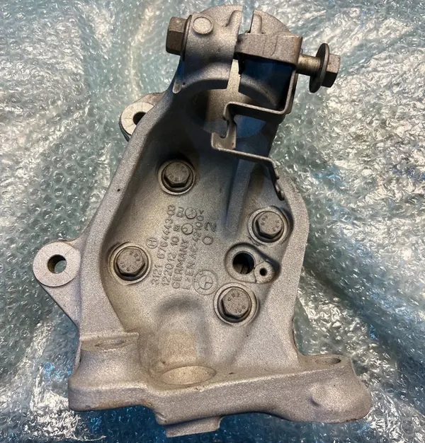 BMW E87 E90 Vasemman Etuohjauskulma 6764443 image 2