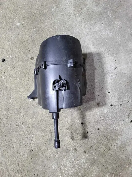 Luftfilterhus Seat Ibiza Audi A1 VW Polo 1.2 TFSI 6R0129607C image 2