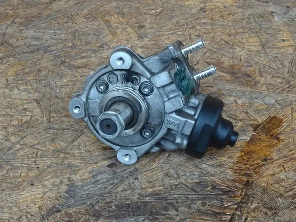 Bosch Kraftstoffpumpe AUDI A3 8P 2.0 TDI OEM 03L130755AC image 2