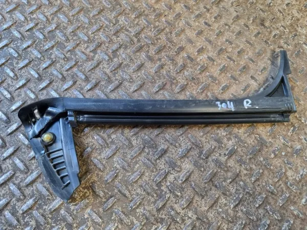 Tesla Model Y Sivuikkunaluoti OEM 149771400D image 4