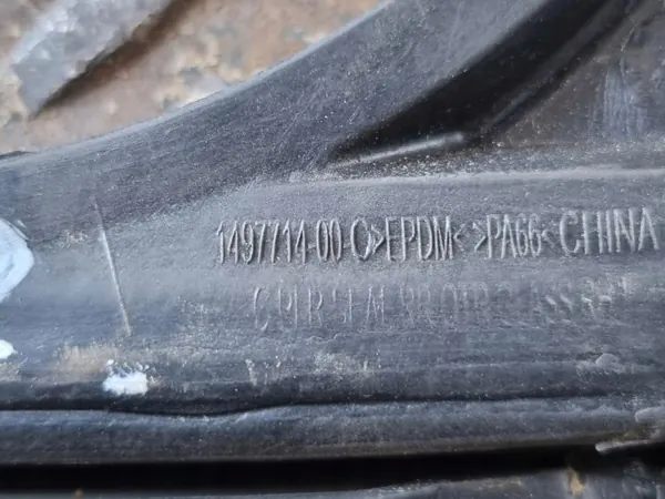 Tesla Model Y Sivuikkunaluoti OEM 149771400D image 5