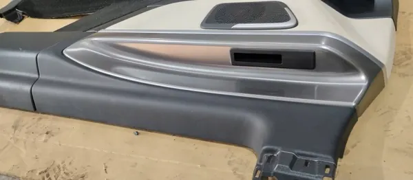 OEM BOCZEK TAPICERKA BAGAŻNIKA PRAWY TYŁ MERCEDES V KLASA W447 LONG image 3