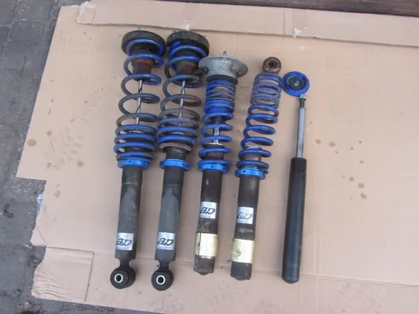 Suspension à filet pour BMW 5 (E39) 09/1995-07/2003 OEM 11520008 image 1