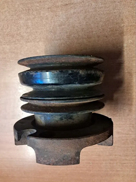 Kampiakselin hihnapyörä Mercedes W123 OEM 6150311507 image 2
