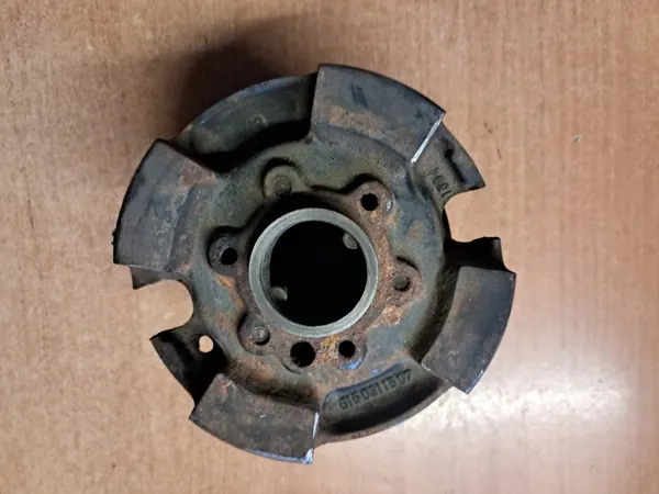 Kampiakselin hihnapyörä Mercedes W123 OEM 6150311507 image 3