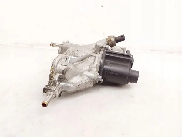 EGR-venttiilin liitin Audi A8 D4 4.2 TDI OEM 057131223L image 5