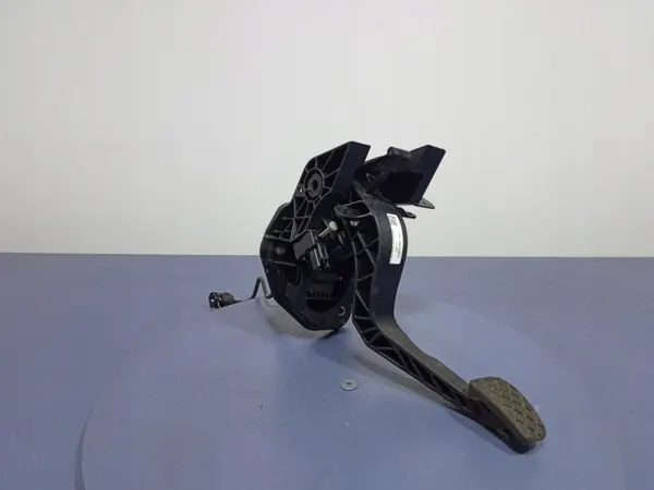 Ford Kopplingspedal OEM H1BC-7B633-C1G Puma MK2 image 2