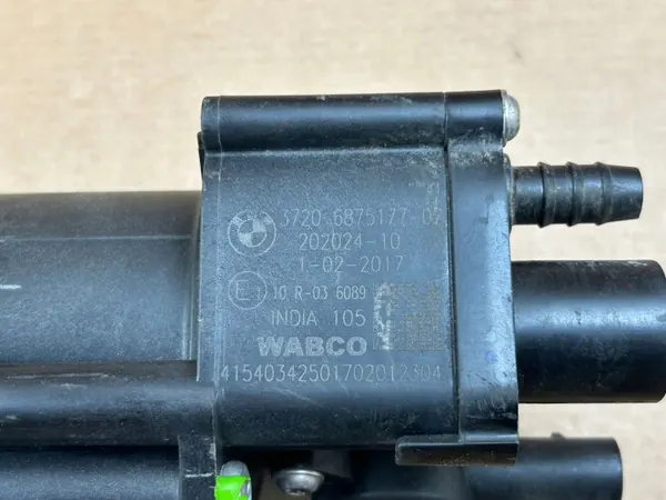 BMW X5 F15 Hinterachsluftfederung Kompressor OEM 687517702 image 5