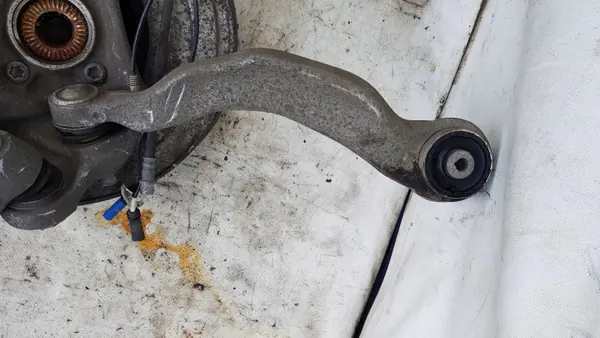 Linker vorderer Radträger OEM 547445 BMW 7 G11 image 7