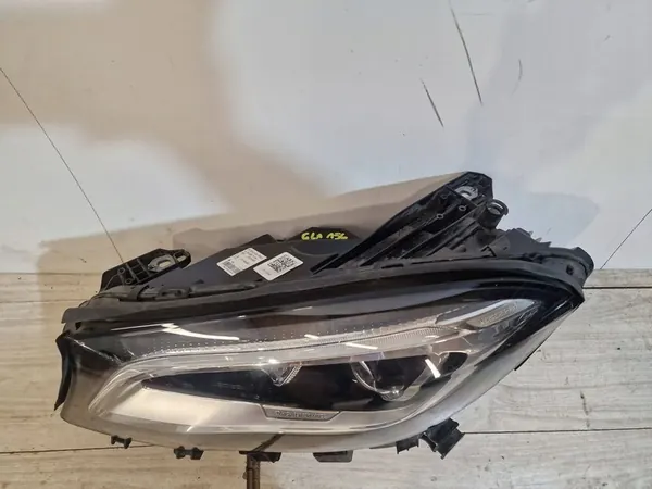Linker Koplamp Mercedes GLA A156 W156 Lift image 2