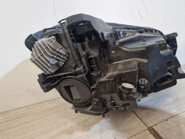 Linker Koplamp Mercedes GLA A156 W156 Lift image 9