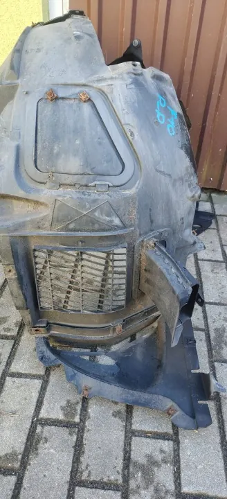 BMW F10 F11 Höger framskärm OEM Begagnad image 4