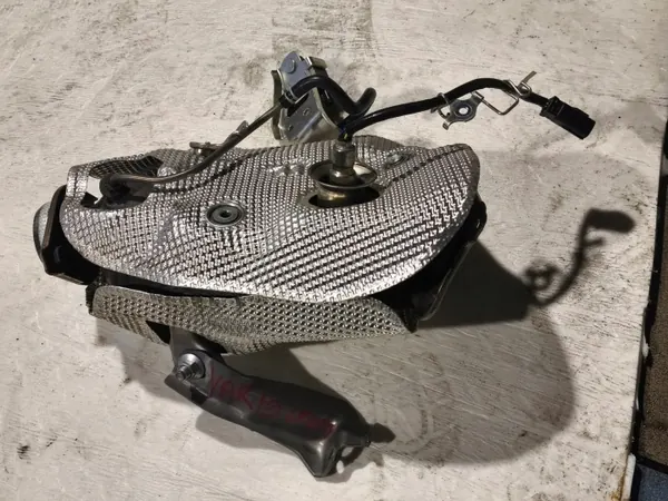 Auspuffkrümmer OEM F3090 mit Katalysator image 2