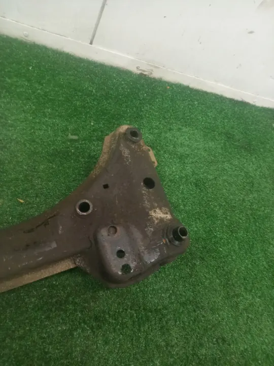 Traverse BMW E46 OEM 123XXX - État Utilisé image 5