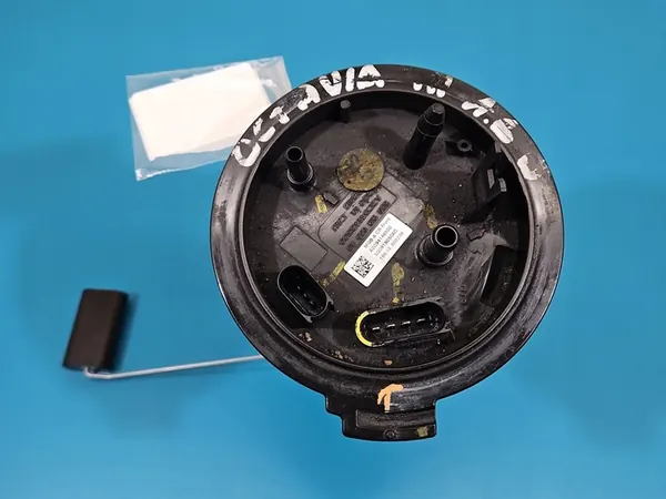 Brandstofpomp Skoda Octavia III 1.6 TDI Beschadigde connector image 2