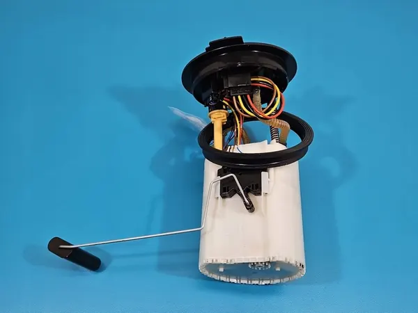 Brandstofpomp Skoda Octavia III 1.6 TDI Beschadigde connector image 3