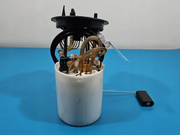 Brandstofpomp Skoda Octavia III 1.6 TDI Beschadigde connector image 7