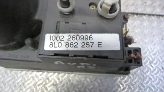 Pompe de verrouillage central OEM 8L0862257E Audi A3 image 3