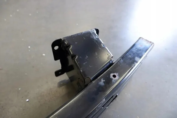 OEM 850305SA0A Viga parachoques trasera Nissan Leaf 2018 image 8