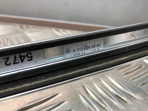 Oikea kromikatonauha OEM A2126900880 Mercedes W212 sedan image 3